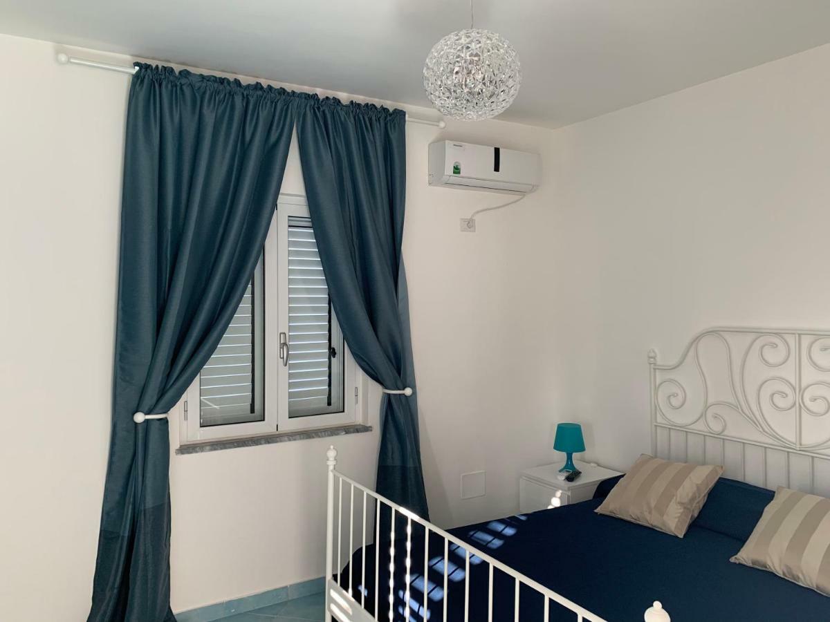 Residence Serrone Санта-Мария-ди-Кастеллабате Экстерьер фото